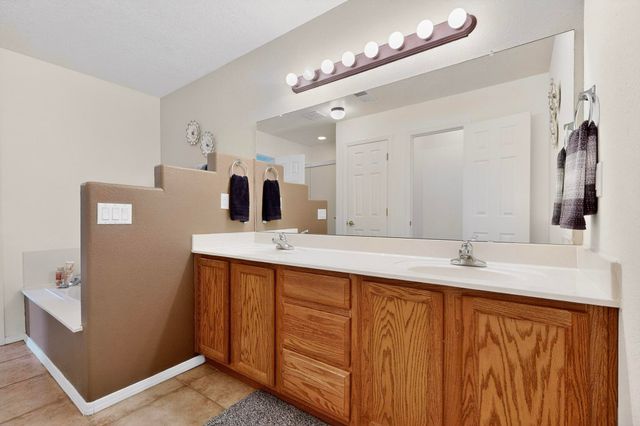 3032 Cochiti Street NE, Rio Rancho, NM 87144