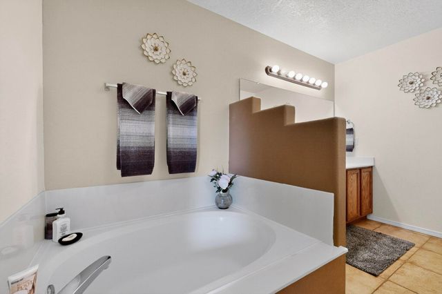 3032 Cochiti Street NE, Rio Rancho, NM 87144