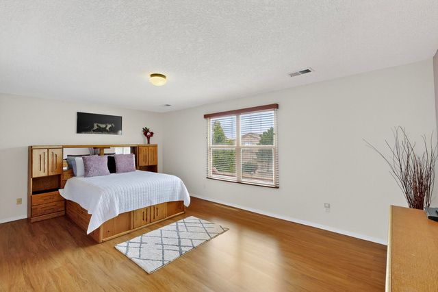 3032 Cochiti Street NE, Rio Rancho, NM 87144