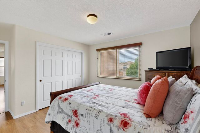 3032 Cochiti Street NE, Rio Rancho, NM 87144