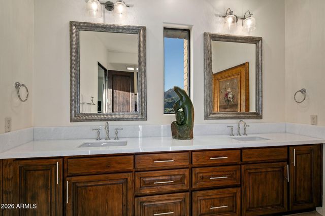 9719 E MADERA Drive, Scottsdale, AZ 85262