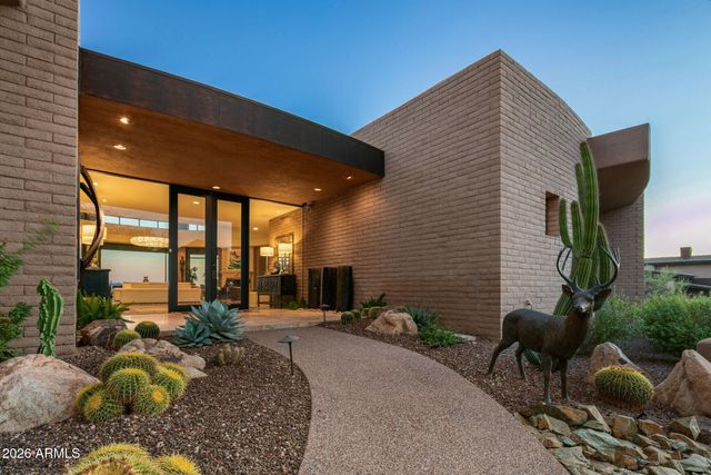 9719 E MADERA Drive, Scottsdale, AZ 85262