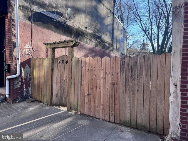 4040 RIDGE AVE, Philadelphia, PA 19129