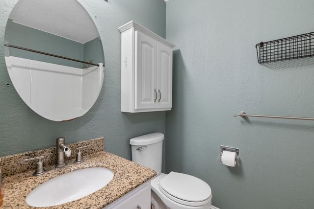 534 Shefford, Wichita, KS 67212