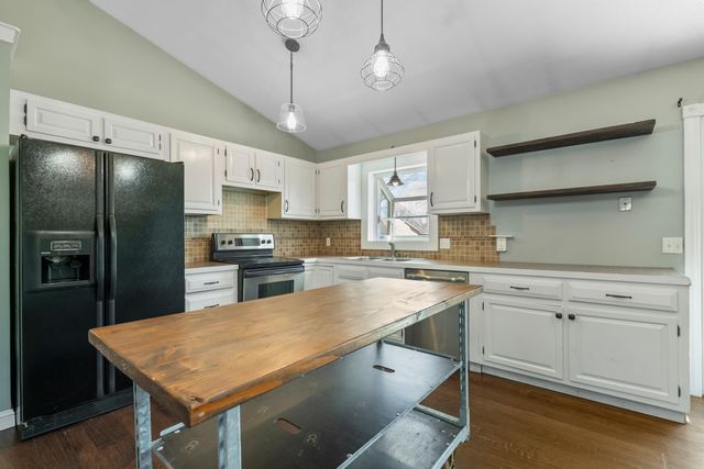 534 Shefford, Wichita, KS 67212