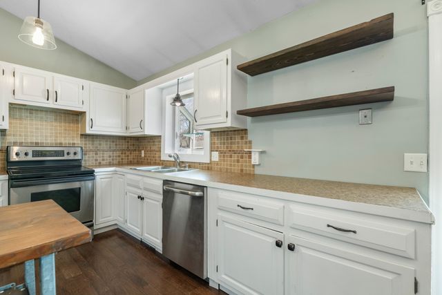 534 Shefford, Wichita, KS 67212