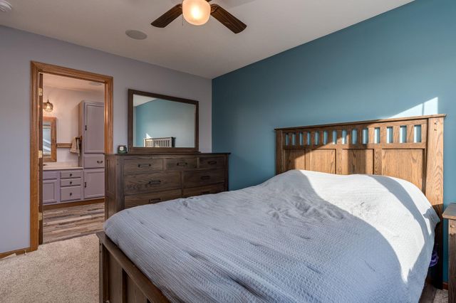 228 Grovebrook Circle, Mankato, MN 56001