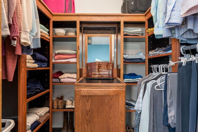 228 Grovebrook Circle, Mankato, MN 56001