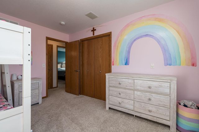 228 Grovebrook Circle, Mankato, MN 56001