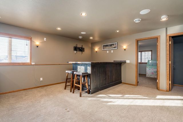 228 Grovebrook Circle, Mankato, MN 56001