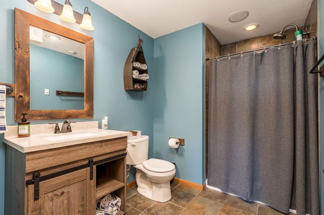 228 Grovebrook Circle, Mankato, MN 56001