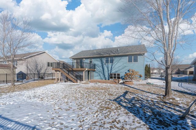 228 Grovebrook Circle, Mankato, MN 56001