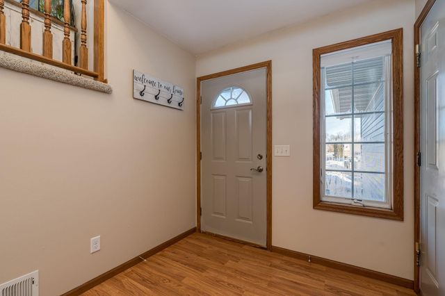 228 Grovebrook Circle, Mankato, MN 56001