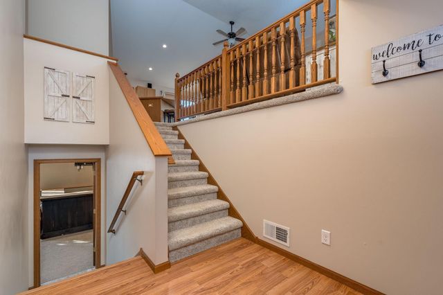 228 Grovebrook Circle, Mankato, MN 56001