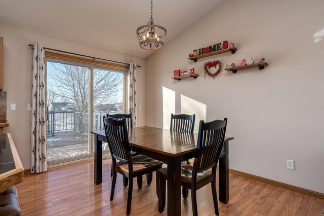 228 Grovebrook Circle, Mankato, MN 56001