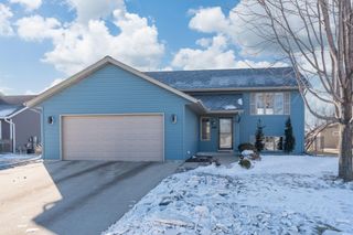 228 Grovebrook Circle, Mankato, MN 56001