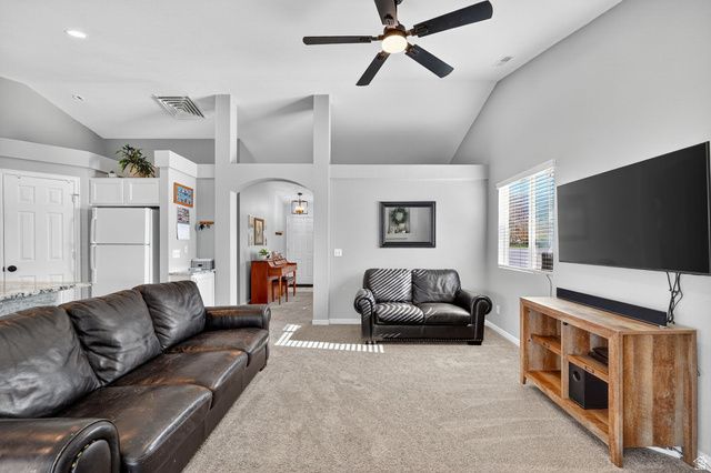 214 S LARKIN LN, Kaysville, UT 84037