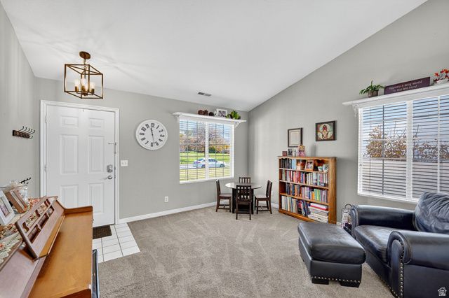 214 S LARKIN LN, Kaysville, UT 84037