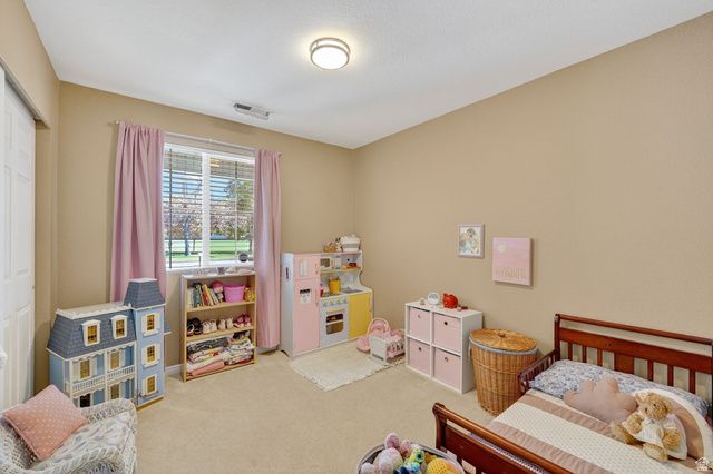 214 S LARKIN LN, Kaysville, UT 84037