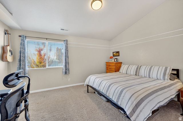 214 S LARKIN LN, Kaysville, UT 84037