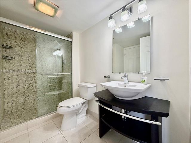 20515 E Country Club Dr 1642, Aventura, FL 33180