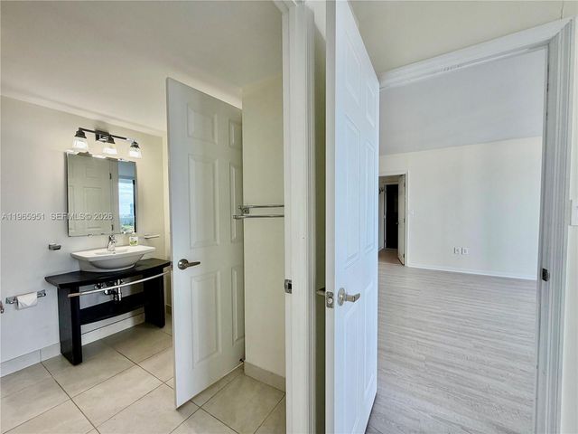 20515 E Country Club Dr 1642, Aventura, FL 33180