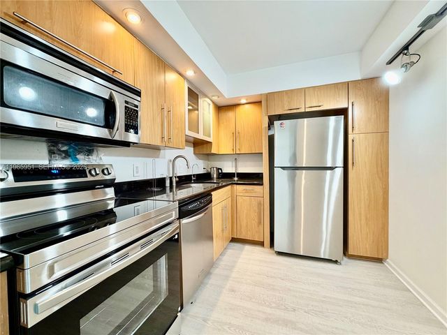 20515 E Country Club Dr 1642, Aventura, FL 33180