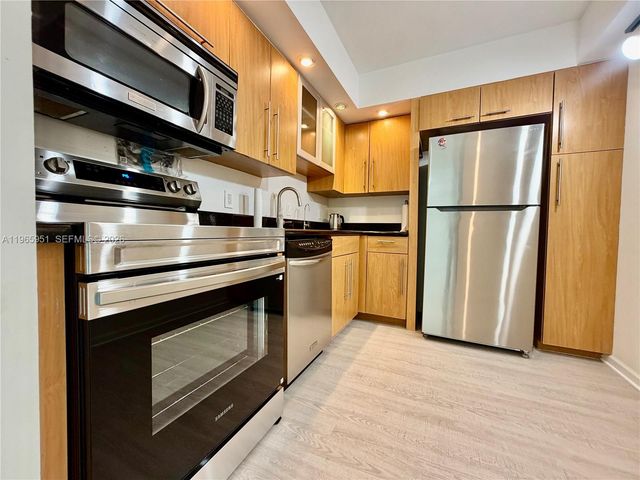 20515 E Country Club Dr 1642, Aventura, FL 33180