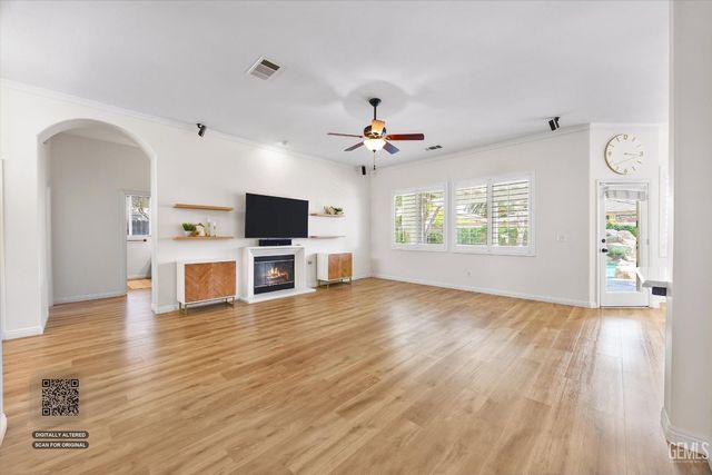 10717 Rising Sun Drive, Bakersfield, CA 93312