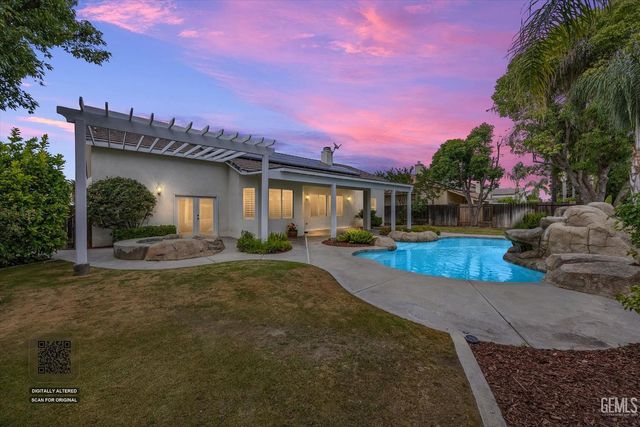 10717 Rising Sun Drive, Bakersfield, CA 93312