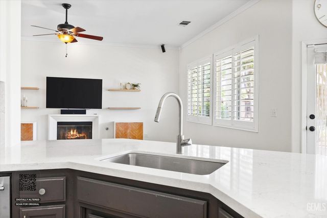 10717 Rising Sun Drive, Bakersfield, CA 93312