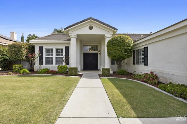 10717 Rising Sun Drive, Bakersfield, CA 93312