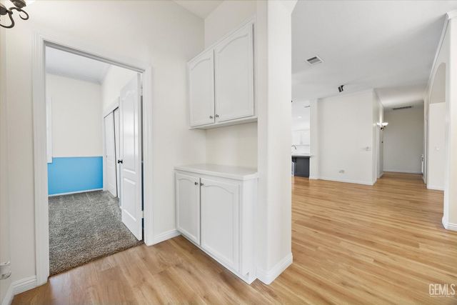 10717 Rising Sun Drive, Bakersfield, CA 93312
