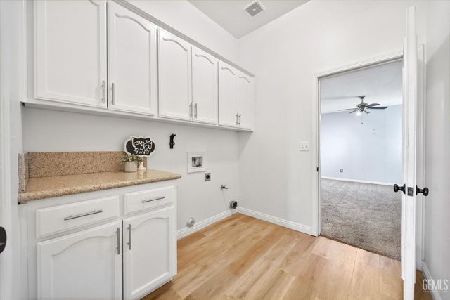 10717 Rising Sun Drive, Bakersfield, CA 93312