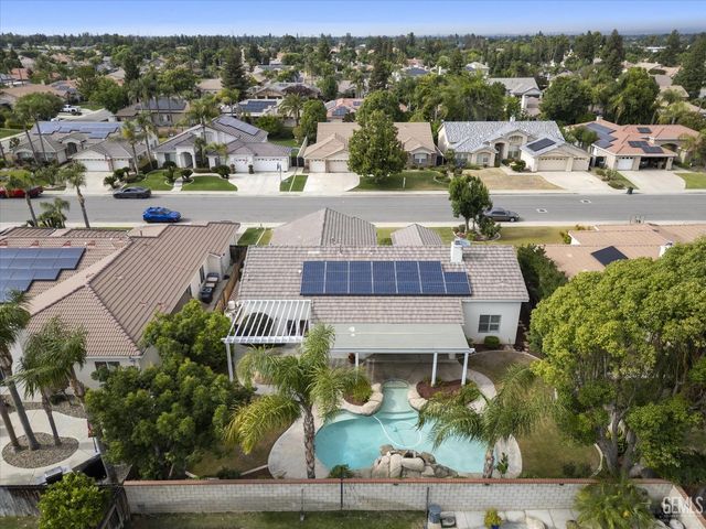 10717 Rising Sun Drive, Bakersfield, CA 93312
