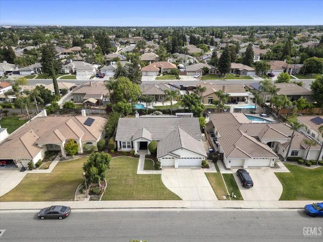 10717 Rising Sun Drive, Bakersfield, CA 93312
