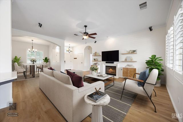10717 Rising Sun Drive, Bakersfield, CA 93312