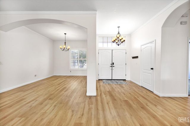 10717 Rising Sun Drive, Bakersfield, CA 93312