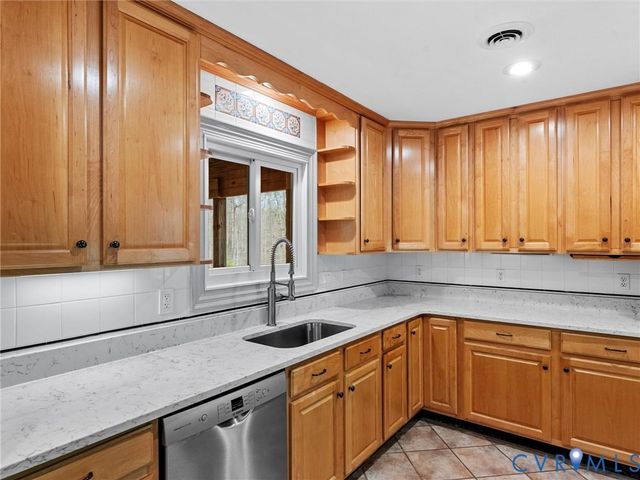 425 Starview Ln, Gum Spring, VA 23065