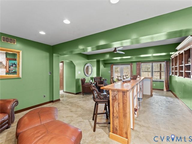 425 Starview Ln, Gum Spring, VA 23065
