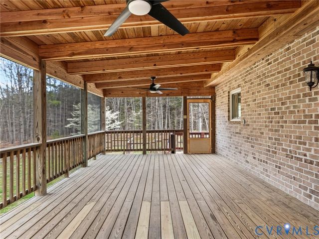 425 Starview Ln, Gum Spring, VA 23065