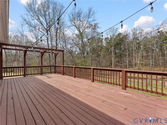 425 Starview Ln, Gum Spring, VA 23065