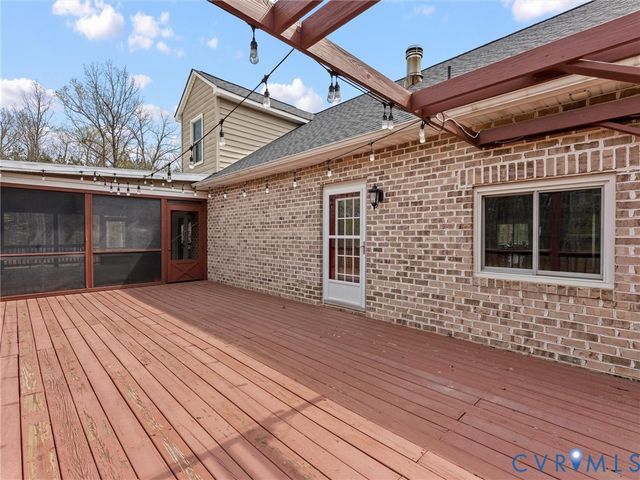 425 Starview Ln, Gum Spring, VA 23065