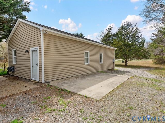 425 Starview Ln, Gum Spring, VA 23065