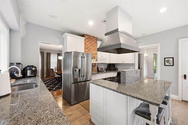 863 Lake Road, Huntington, NY 11743