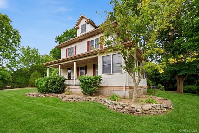 863 Lake Road, Huntington, NY 11743