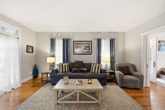 863 Lake Road, Huntington, NY 11743