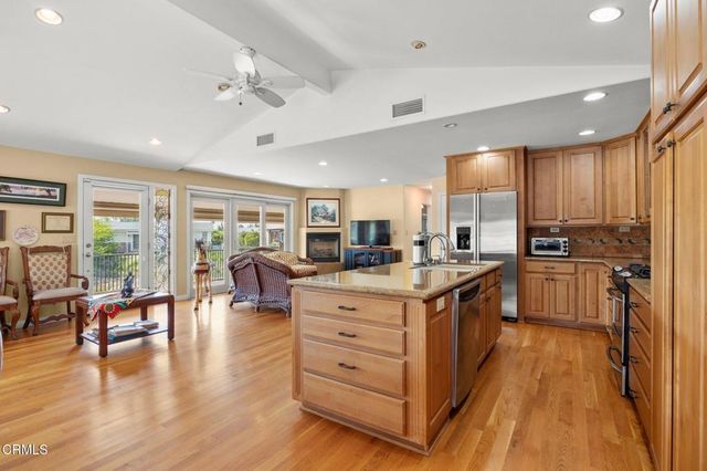 142 Poinsettia Gardens Drive 142, Ventura, CA 93004