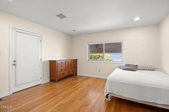 142 Poinsettia Gardens Drive 142, Ventura, CA 93004