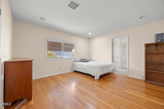 142 Poinsettia Gardens Drive 142, Ventura, CA 93004